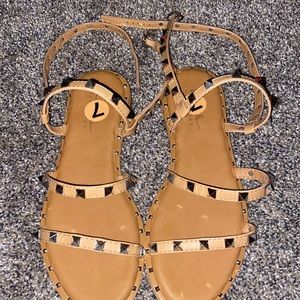 THE CUTEST WRAP AROUND SANDALS!!